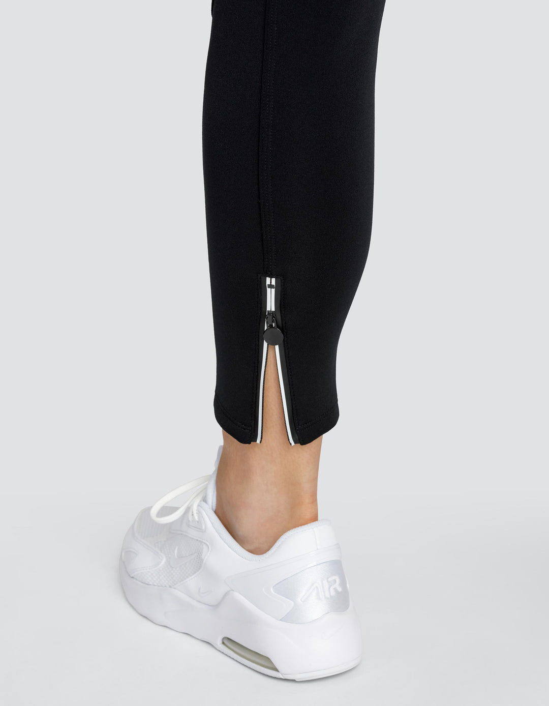 ELEANOR MID-RISE JOGGER - ONYX BLACK