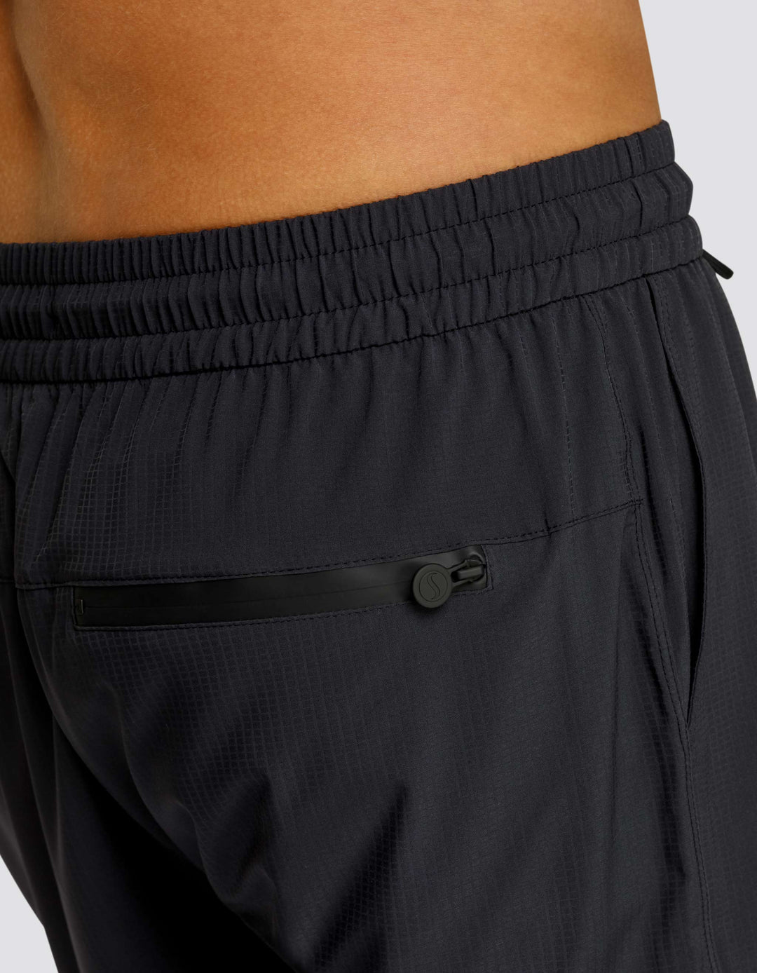 AARON 7" INSEAM SHORT - ONYX BLACK