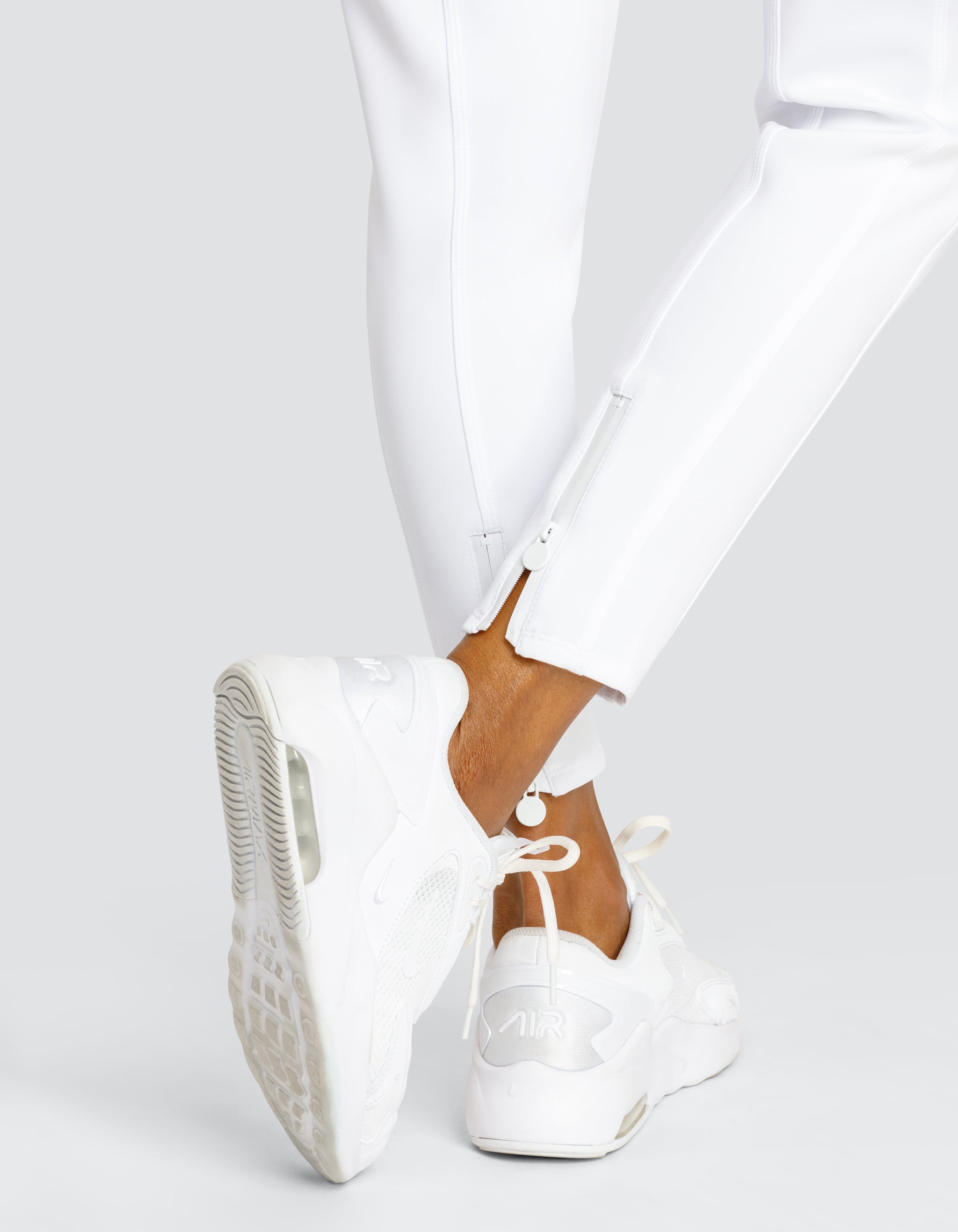 BERRI MID-RISE JOGGER - WOMEN'S PICKLEBALL JOGGERS – spin-it
